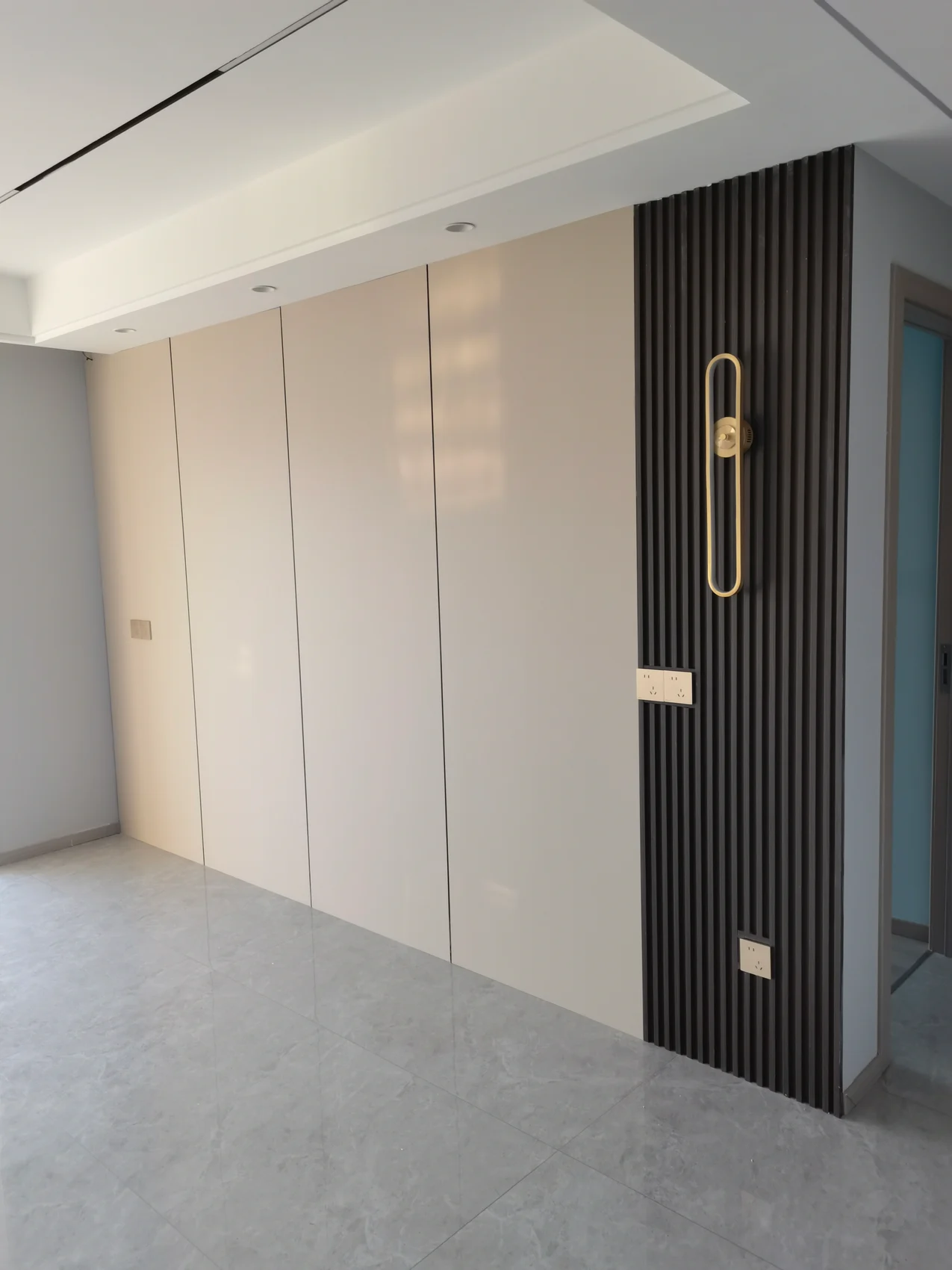 A Calmer Bedroom Suite — archive view 4