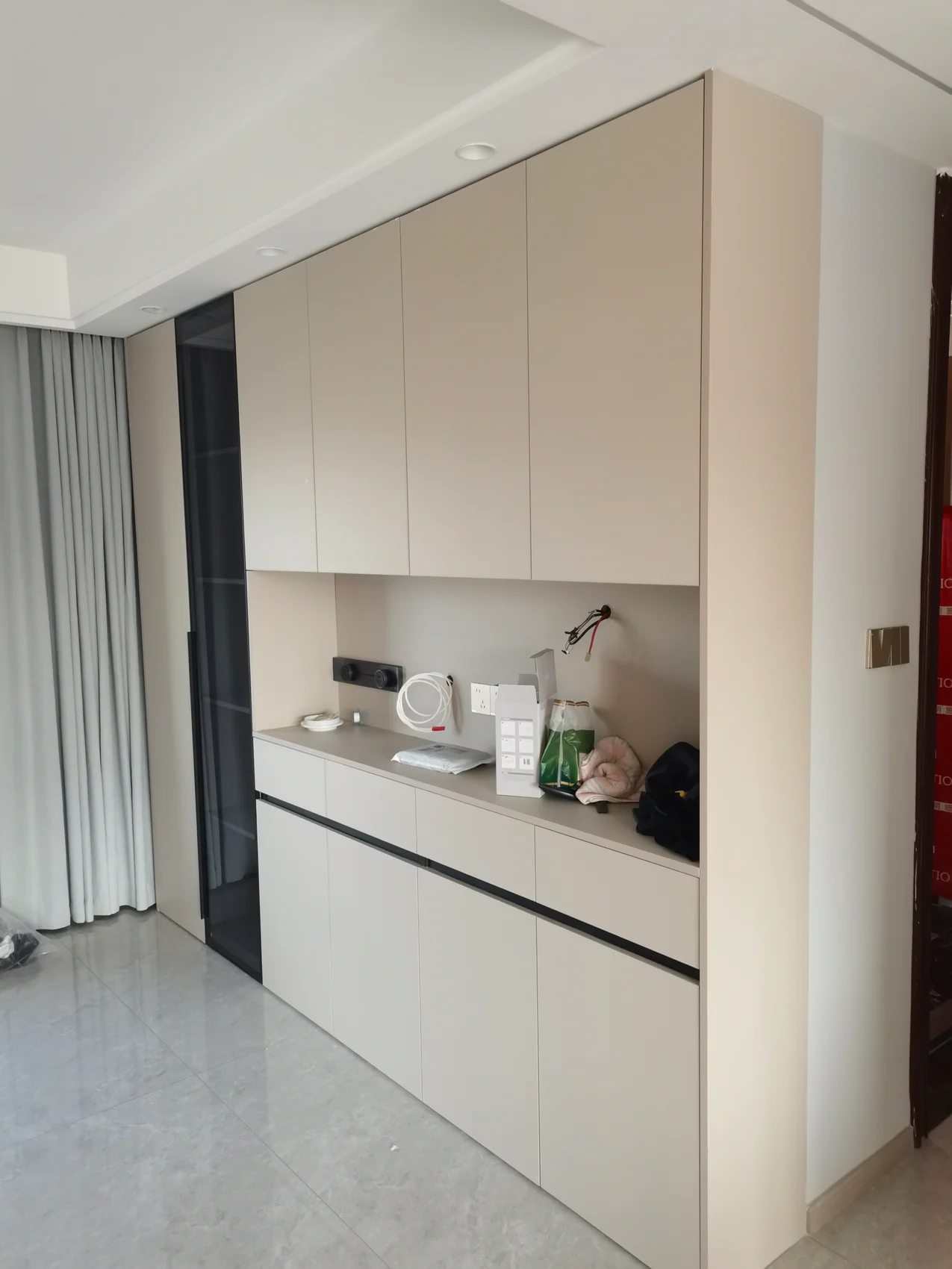 A Calmer Bedroom Suite — archive view 5