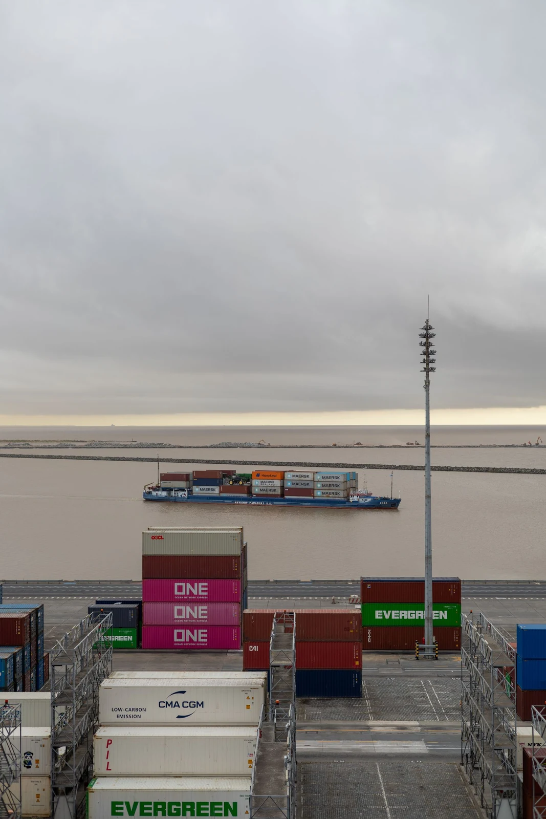 Container port and cargo ship reference